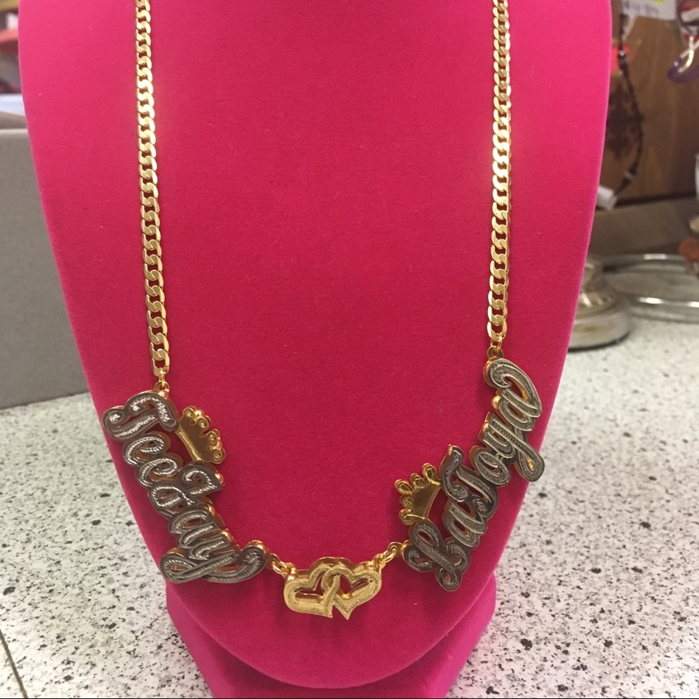 Custom nameplate necklace